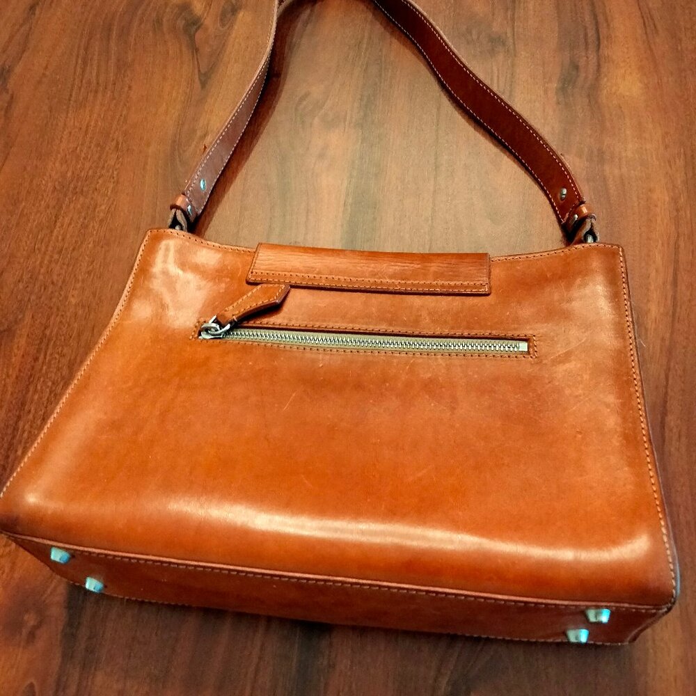 Dooney & Bourke saddle leather bag with brass trim - Picture 3 of 15